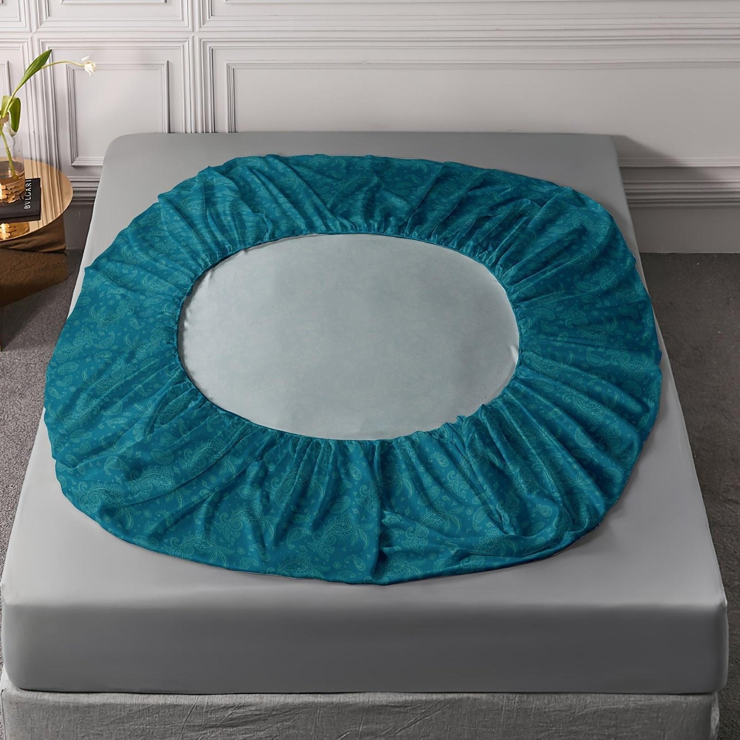 Paisley Fitted Sheet 3pcs Set - Cool Satin Mattress Covers Suitable for Home And Hotel Use. Offers 360° All-around Coverage, Non-slip And Easy-care, Comfortable And Durable, Suitable for All Seasons. Includes 1 Fitted Sheet And 2 Pillowcases. Gift