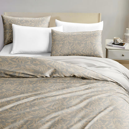 This Classic Three-Piece bedding Made of Rayon Satin Is Straightforward, Stylish, Can Be Washed in a Machine, And Is Appropriate for Any Season. This Luxuriously Soft Four-Piece Set Is Ideal for a Family Bedroom And Also Serves As a Wonderful Presen